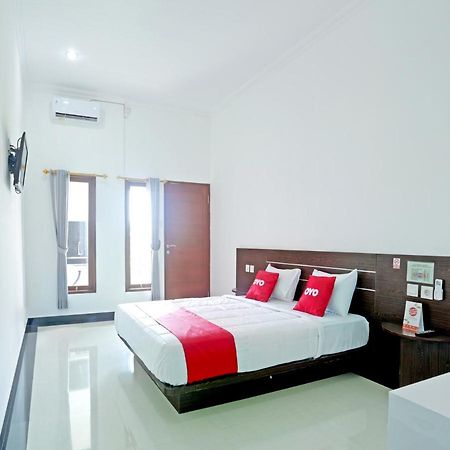 Oyo 90859 Cahaya Guest House Pesanggaran 外观 照片