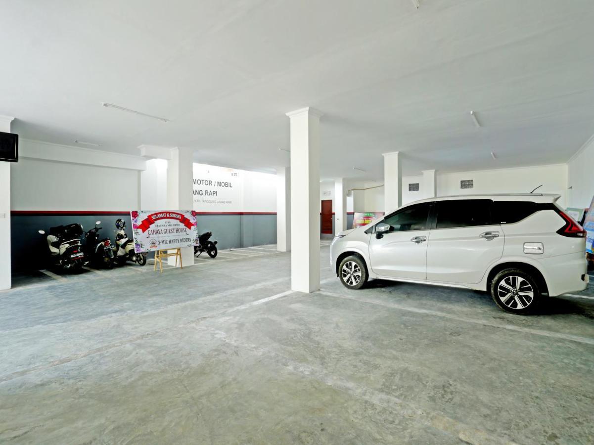 Oyo 90859 Cahaya Guest House Pesanggaran 外观 照片