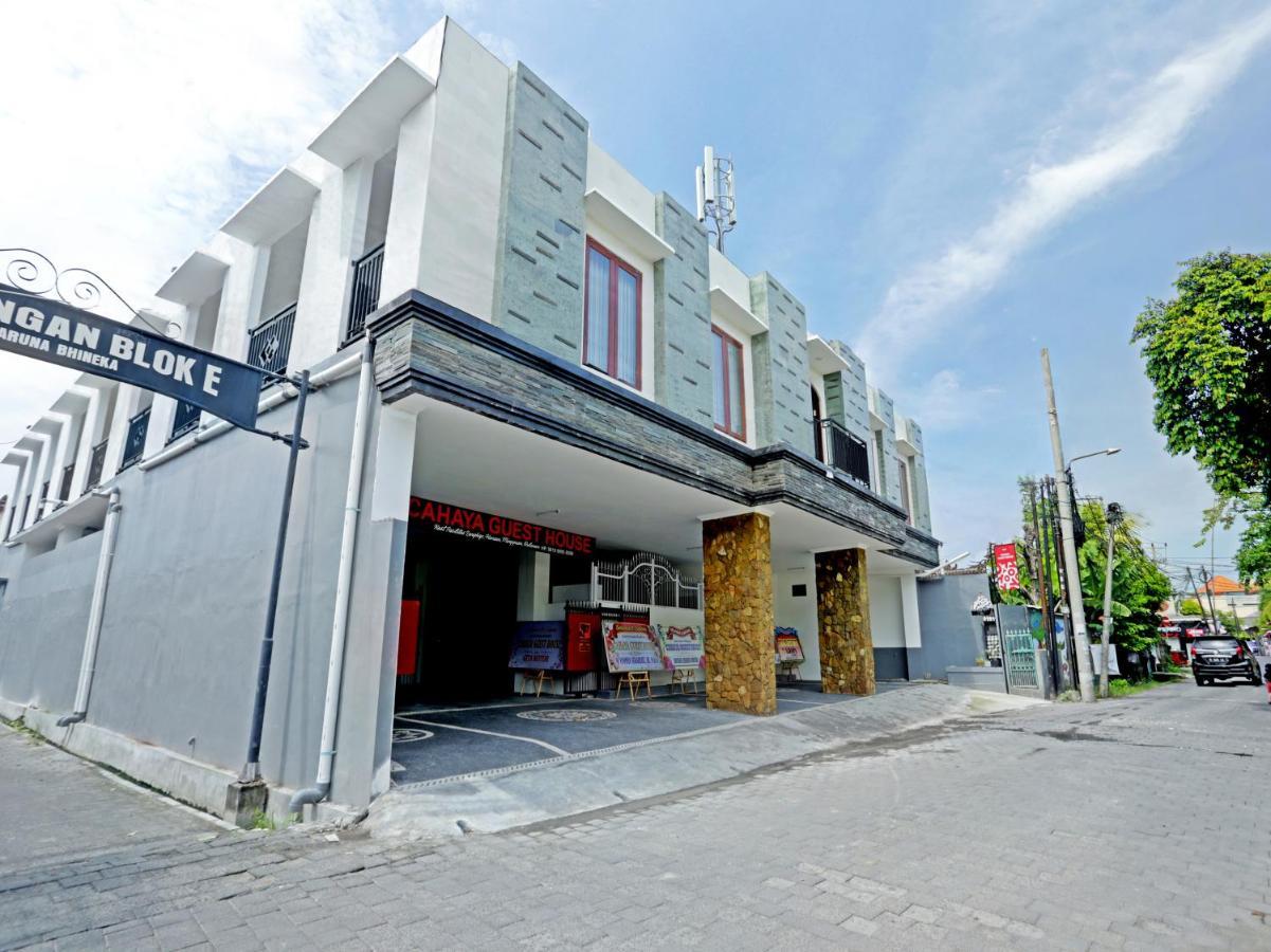 Oyo 90859 Cahaya Guest House Pesanggaran 外观 照片