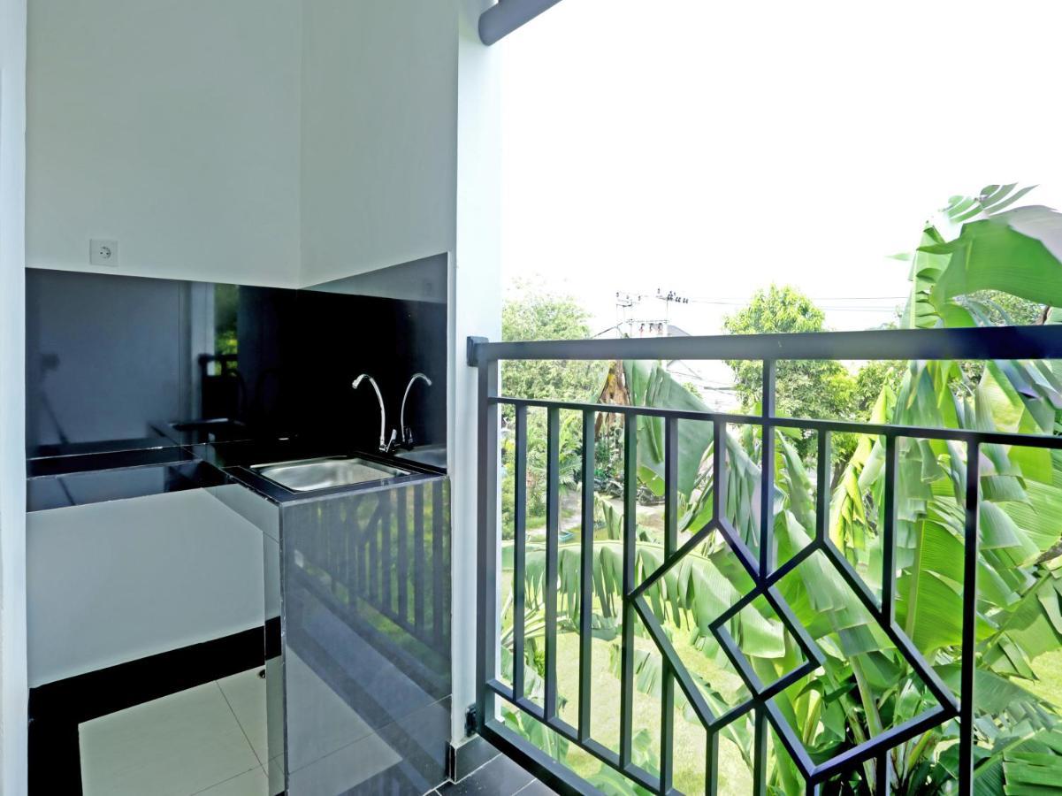 Oyo 90859 Cahaya Guest House Pesanggaran 外观 照片
